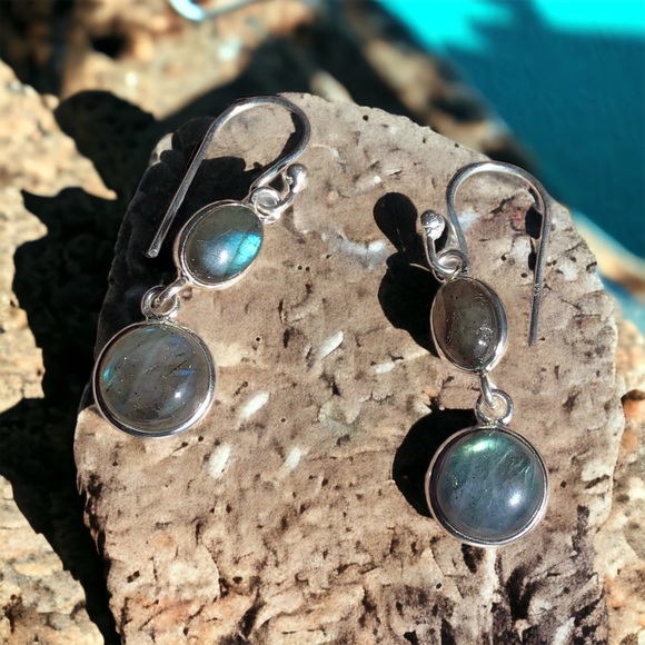 925 Labradorite Earrings. - Picture 4 of 16